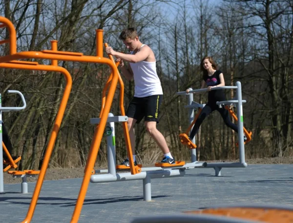 Träning | Rower + Pylon + Crosstrainer - outdoor gym